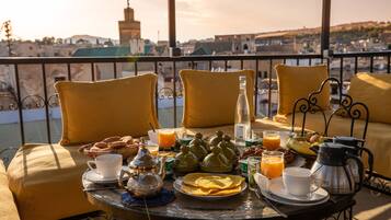 Desayuno bufé gratuito y diario