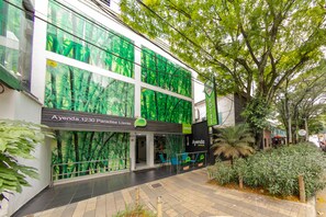 Front of property - Hotel Paradise Lleras (Medellín)