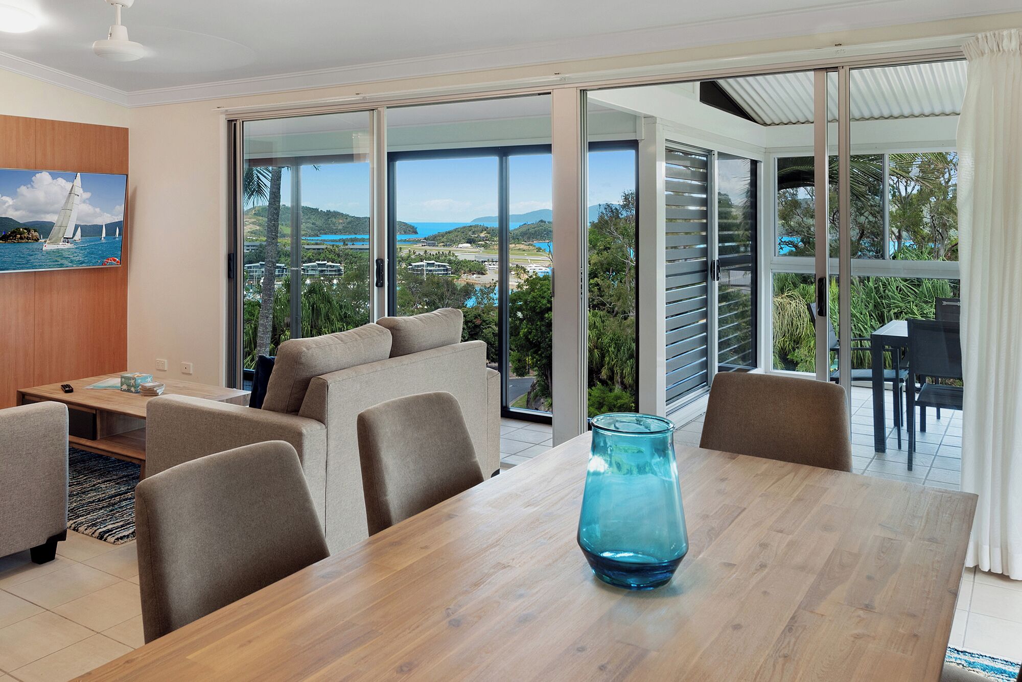 Oasis 11 | Living area