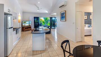 Standard Apartment, 1 Bedroom | Private kitchen | Electric kettle, highchair