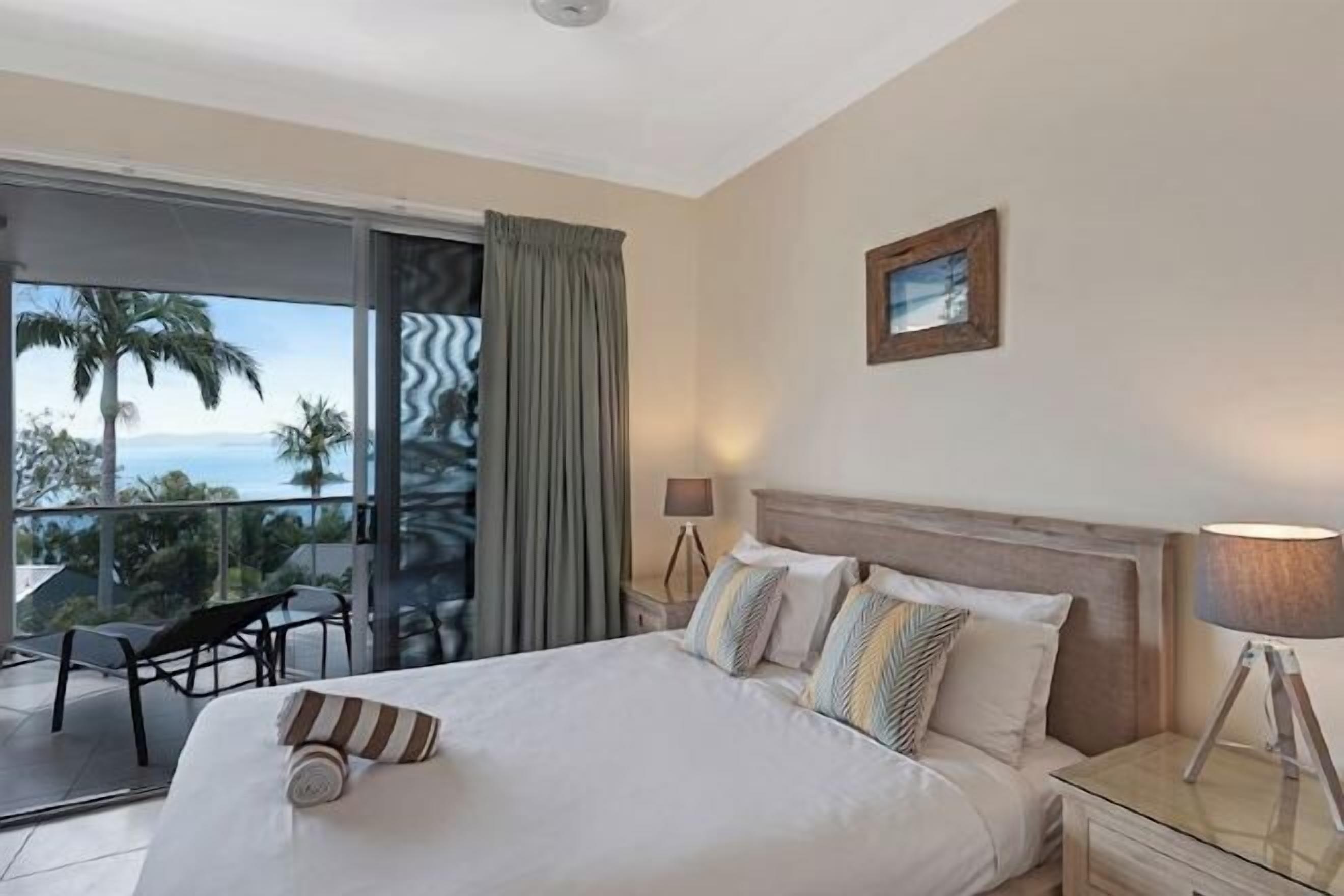 Decoració individual, mobiliari individual i planxa i posts de planxar 