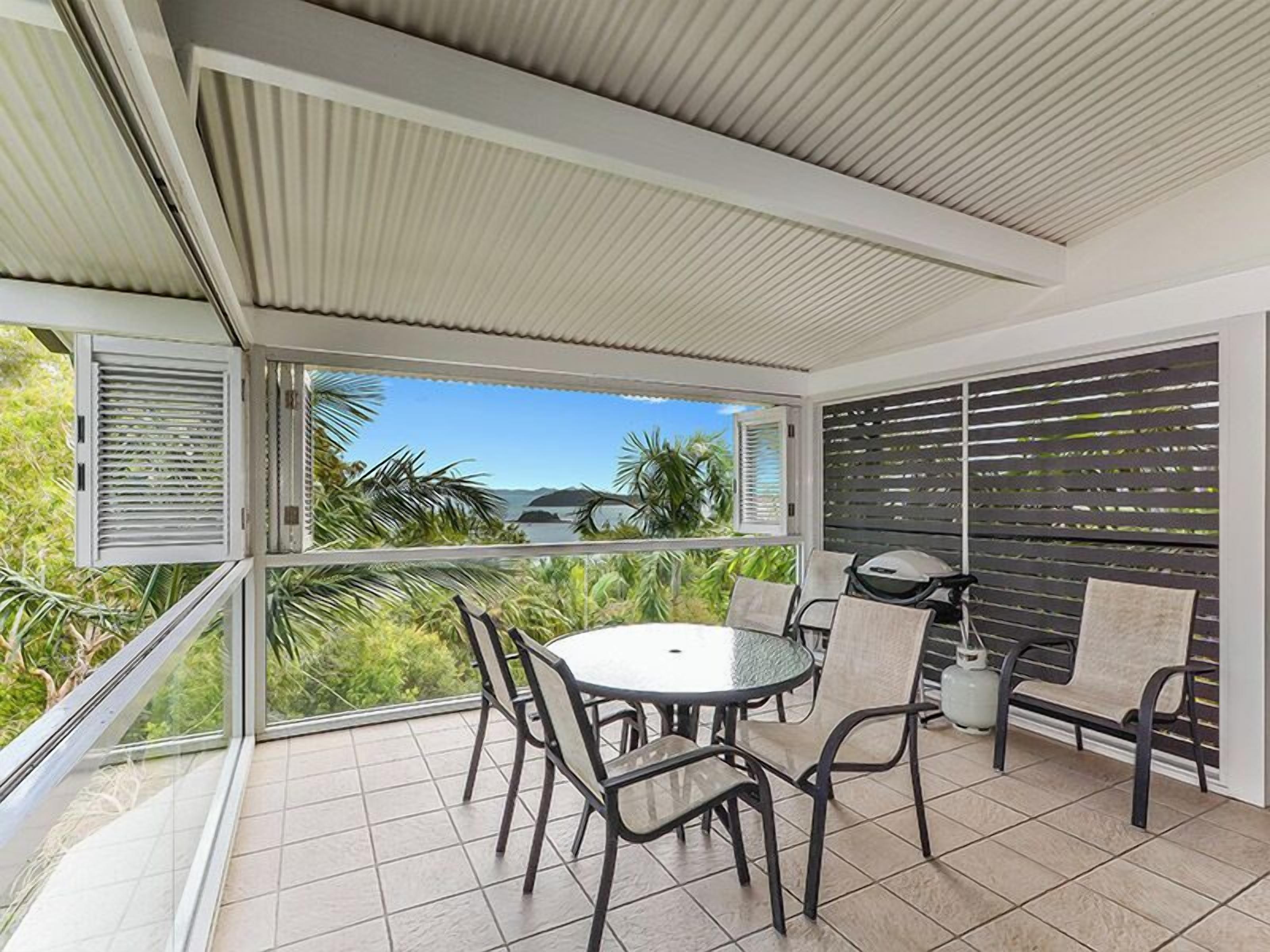 Oasis 16 | Terrace/patio