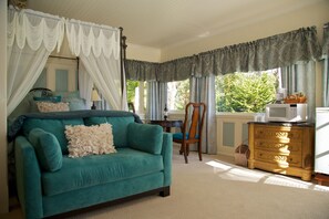 Iron/ironing board, rollaway beds, free WiFi, bed sheets - Monarch Cove Inn (Capitola)