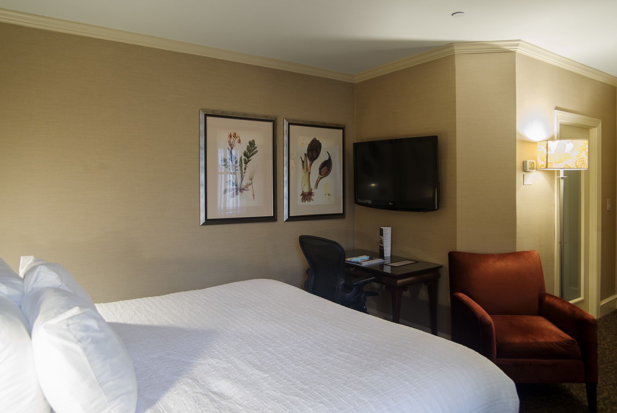 in-room safe, desk, laptop workspace, iron/ironing board