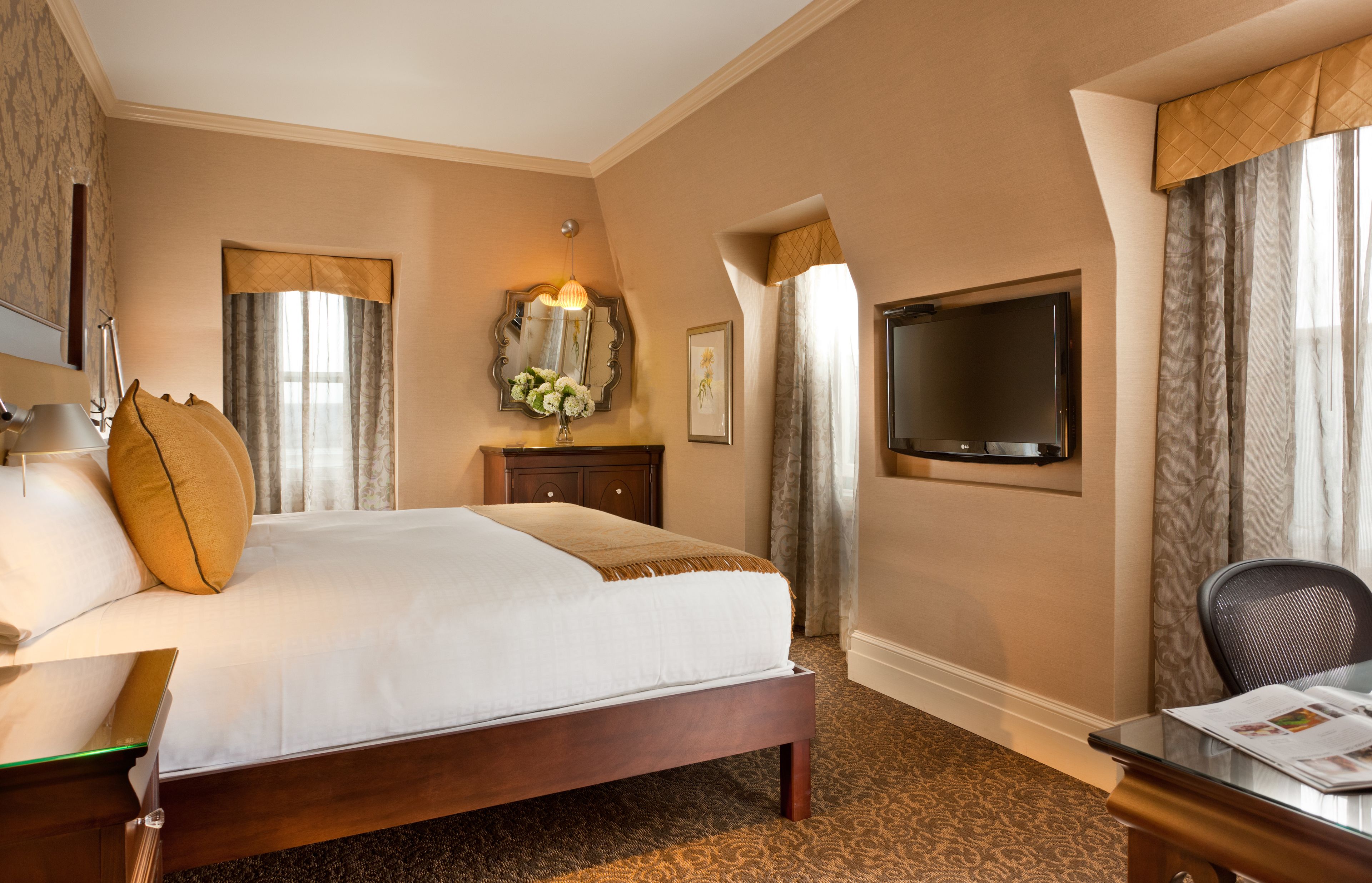 in-room safe, desk, laptop workspace, iron/ironing board