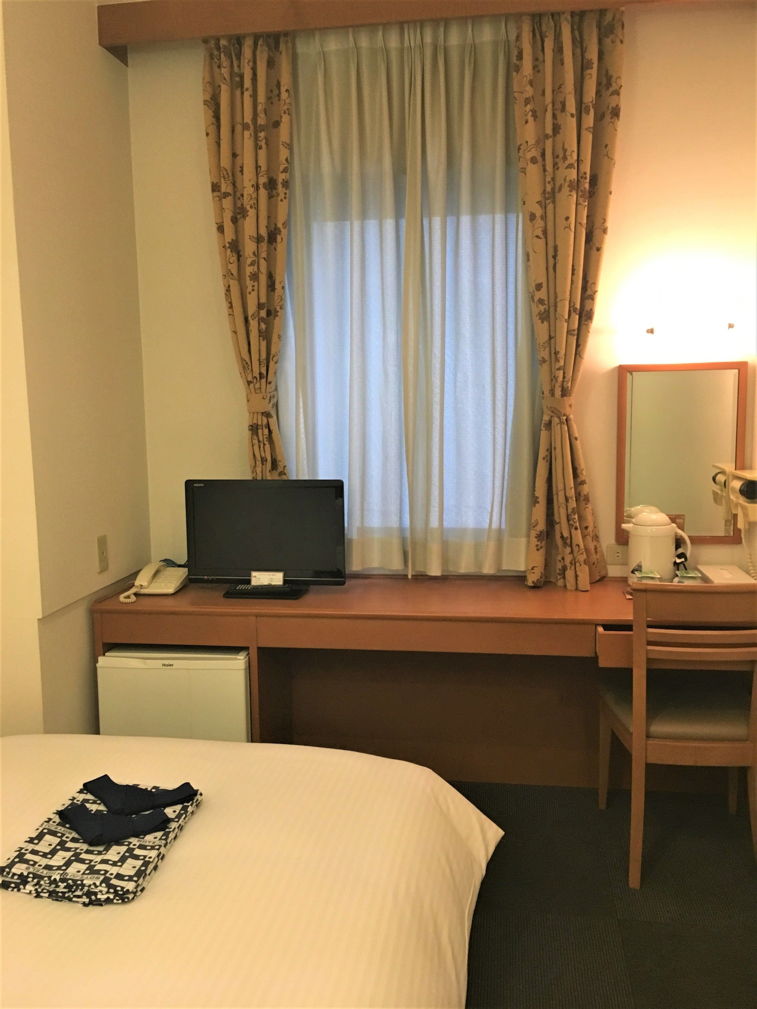 economy double room, non smoking | desk, free wired internet, bed sheets