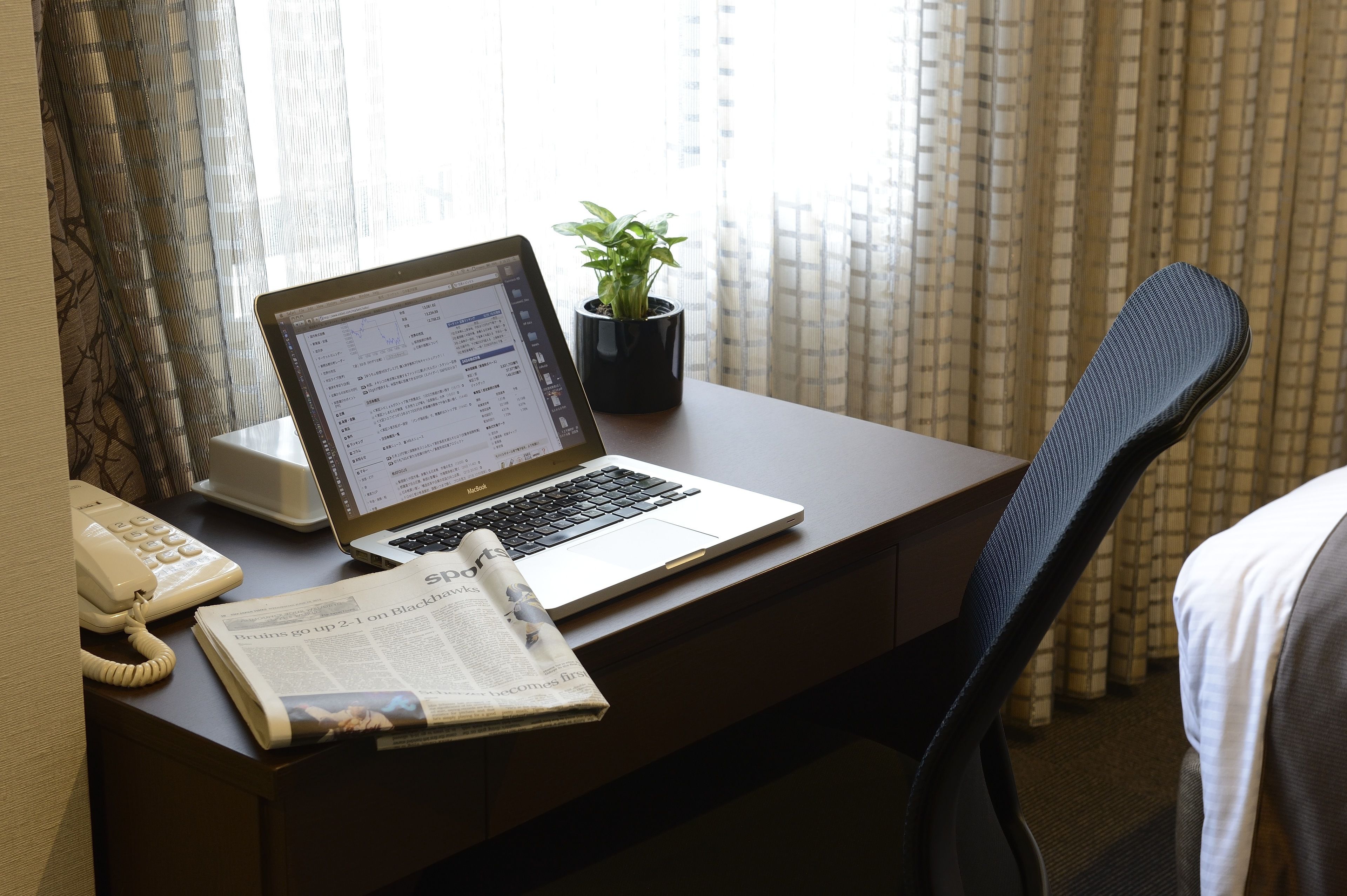 superior twin room, non smoking | desk, free wired internet, bed sheets