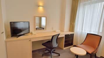 Desk, free wired Internet, bed sheets
