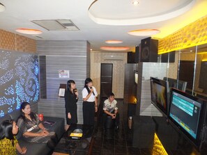 Karaoke room - Grand Palace Hotel Makassar (Makassar)