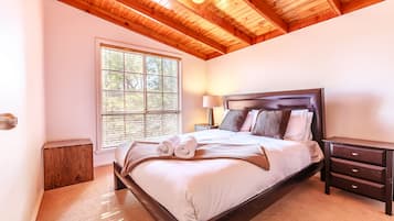 Cottage Superior, 2 kamar tidur, perapian, pemandangan kebun | 2 kamar tidur dan setrika/meja setrika