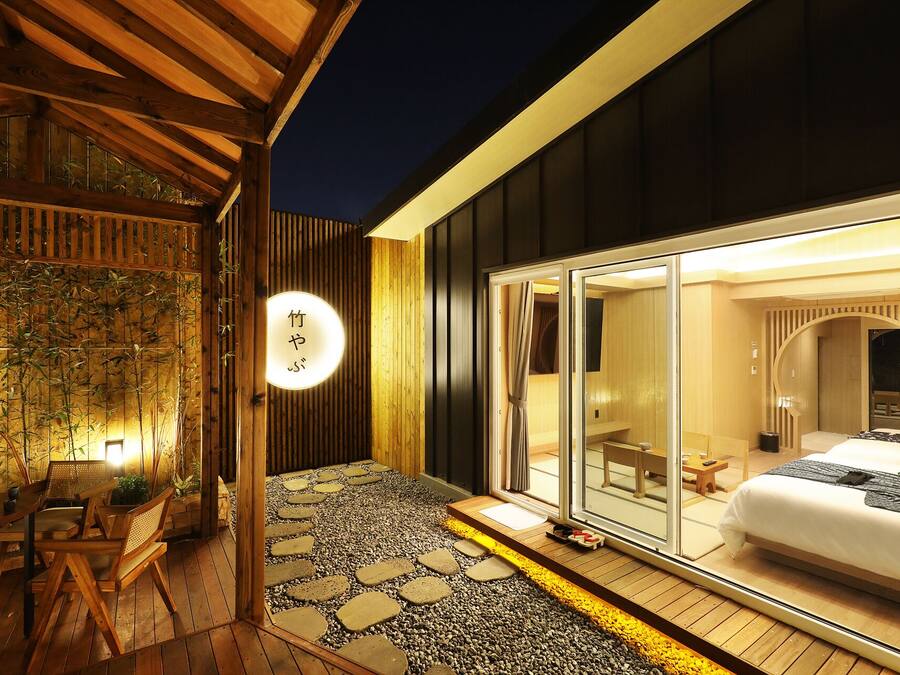 SOL 1.ROYAL TAKEYA Ryokan&SAUNA | Hochwertige Bettwaren, Zimmersafe, Bügeleisen/Bügelbrett