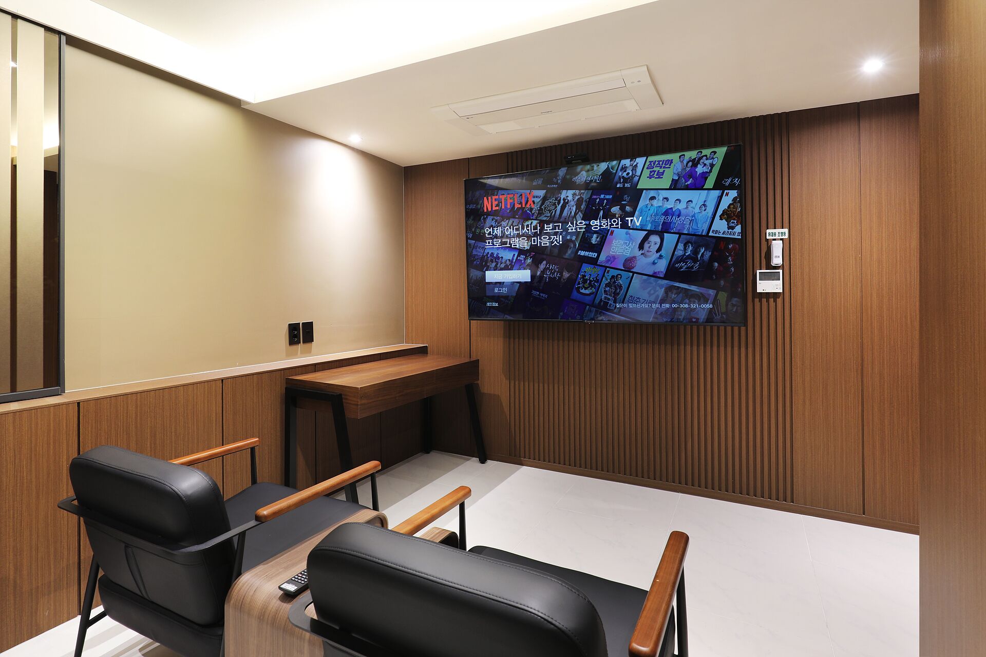 sol deluxe | 1 bedroom, premium bedding, in-room safe, iron/ironing board