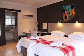 Twin Room (Liebe 7) | 9 bedrooms, premium bedding, individually decorated - 3Liebeloft Guest House (Edenvale)