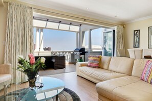 Living area - Berkley Place (Cape Town)