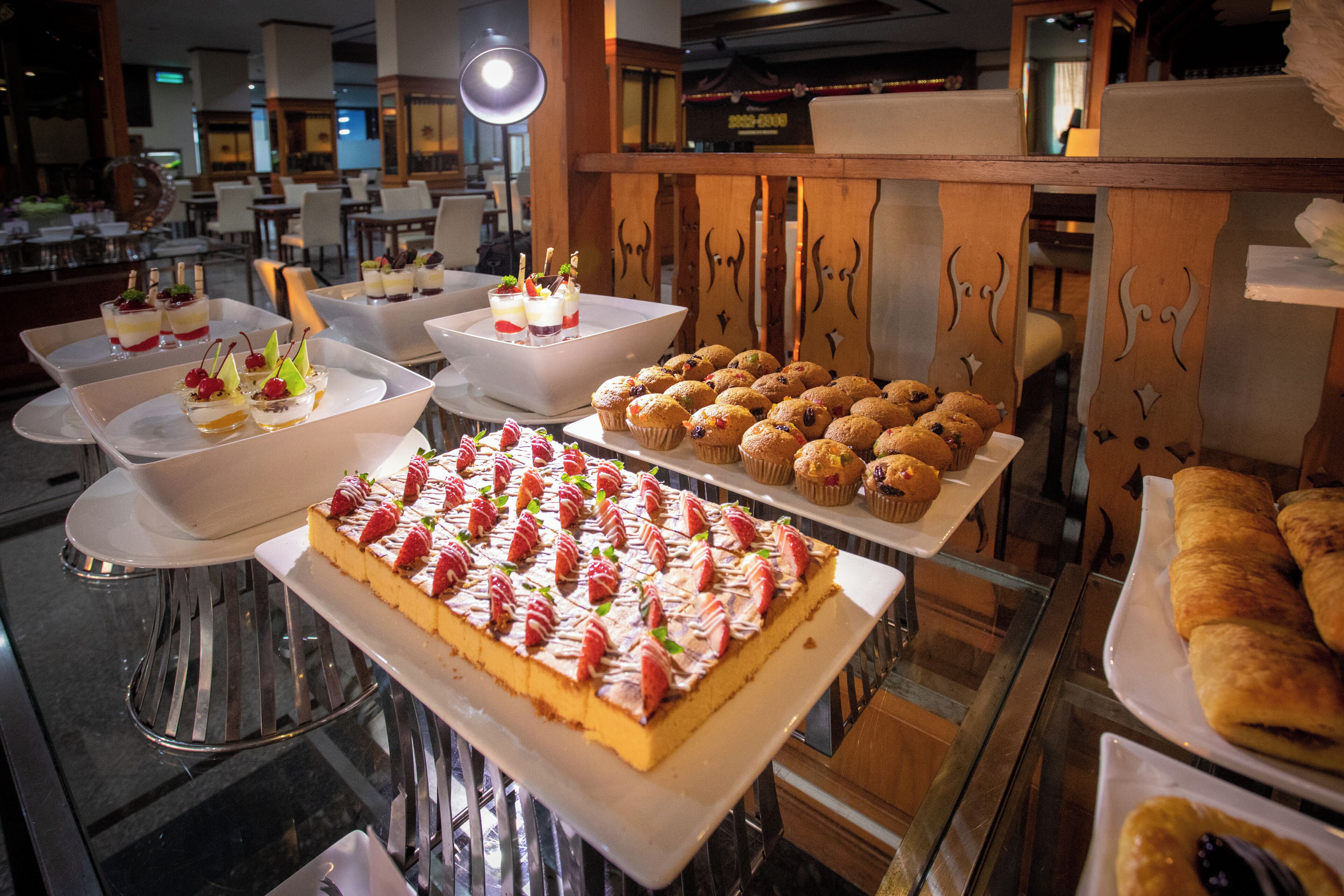 breakfast (thb 250 per person)