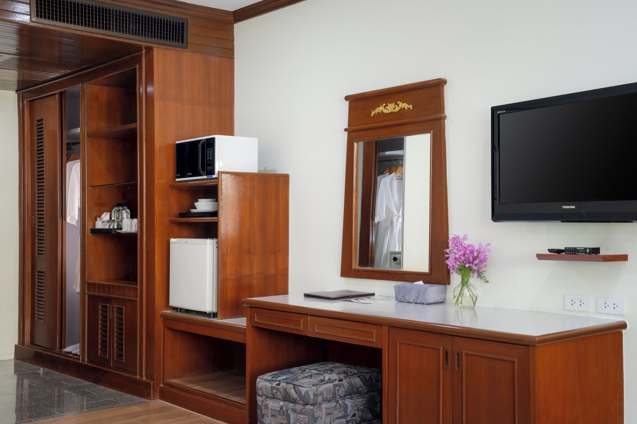 1 bedroom, minibar, in-room safe, desk