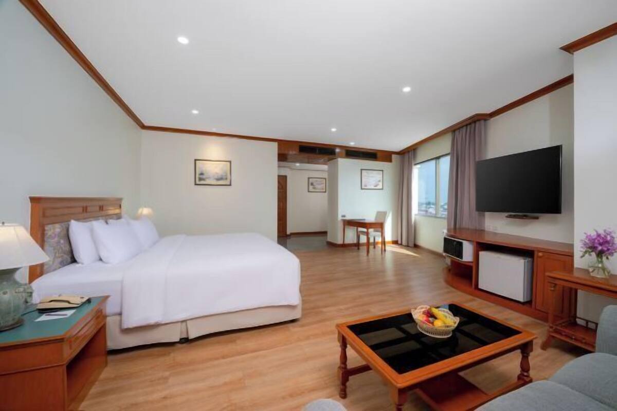 1 phòng ngủ, minibar, két bảo mật tại phòng, bàn