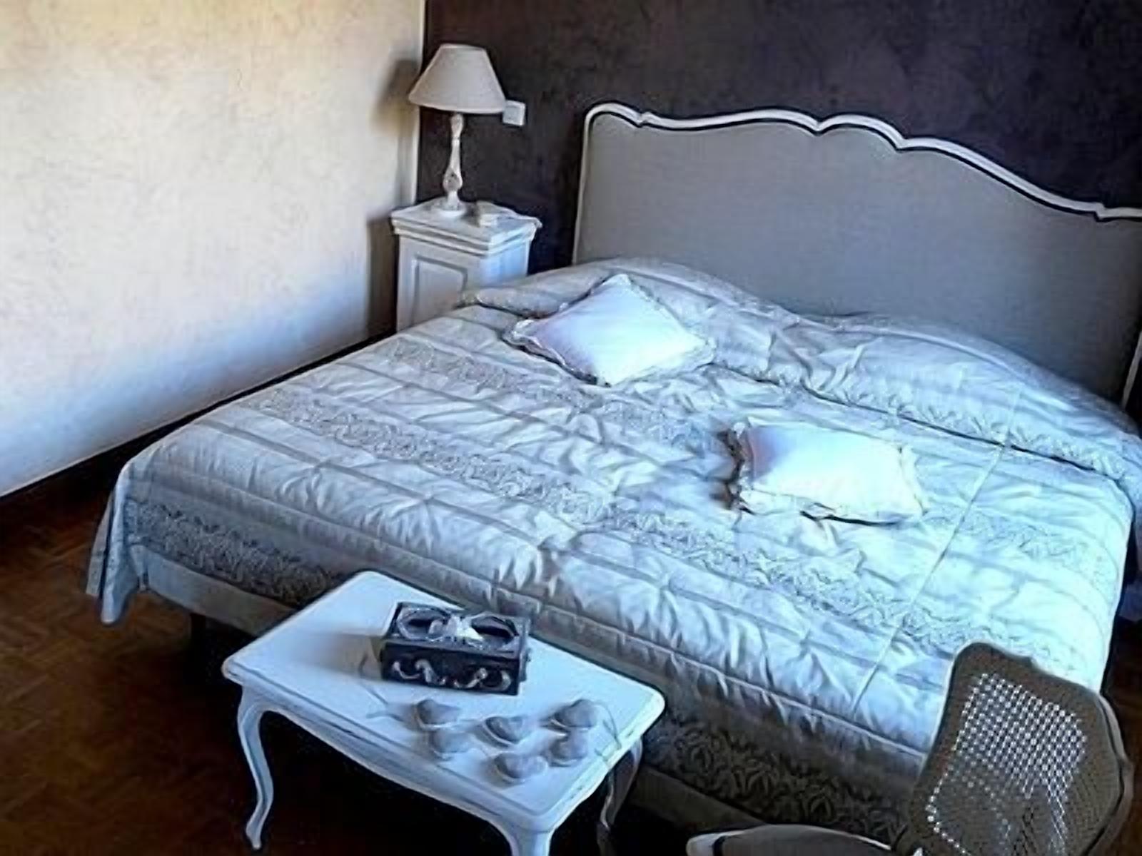 standard twin room | in-room safe, desk, free cots/infant beds, rollaway beds