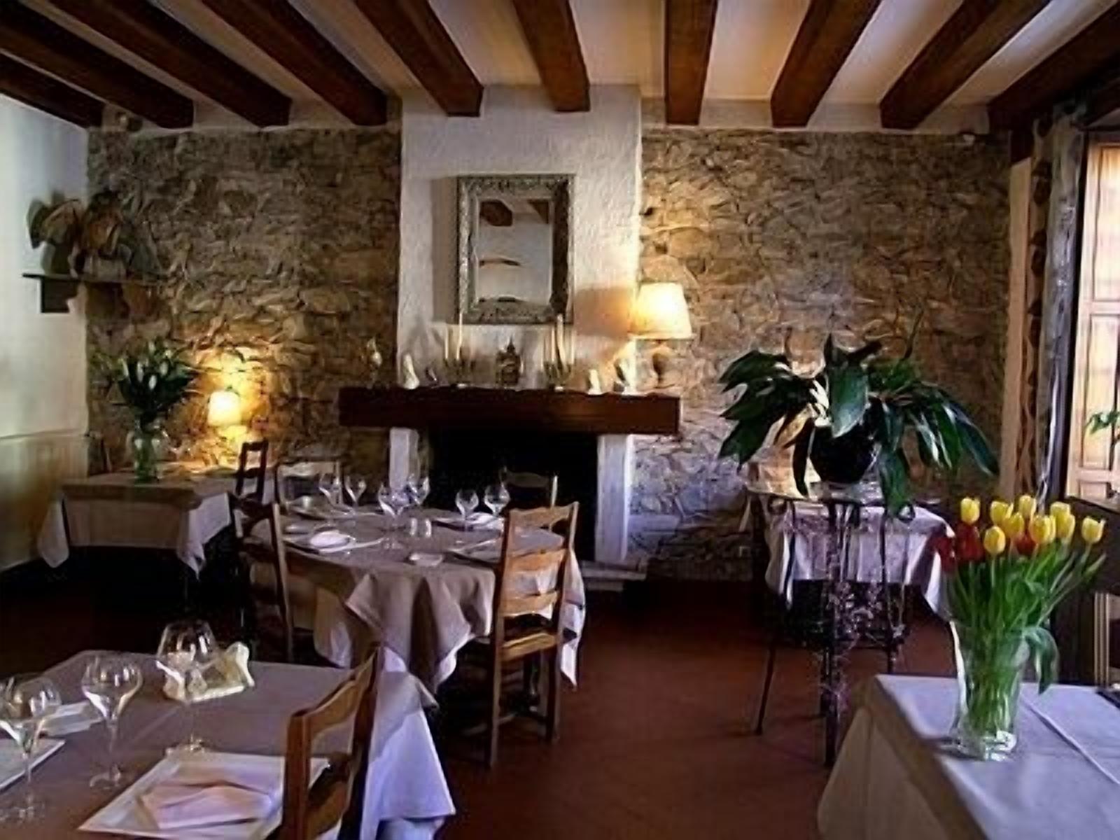 lunch and dinner served, local cuisine