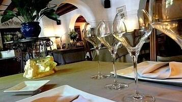 Lunch and dinner served, local cuisine