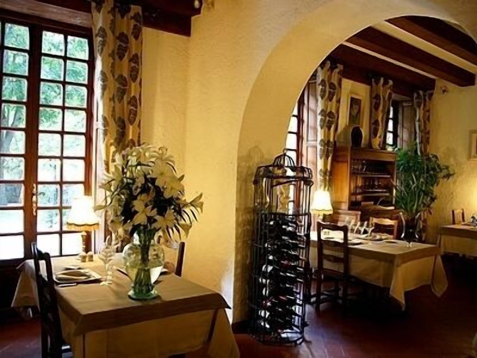 lunch and dinner served, local cuisine