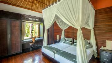 Vila, 2 kamar tidur, kolam renang pribadi | 2 kamar tidur, minibar, brankas, dan meja kerja