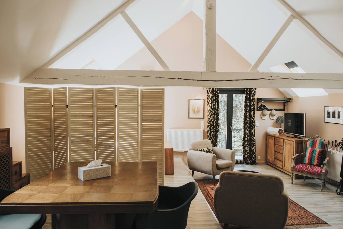 double room | desk, soundproofing, free cots/infant beds, free wifi