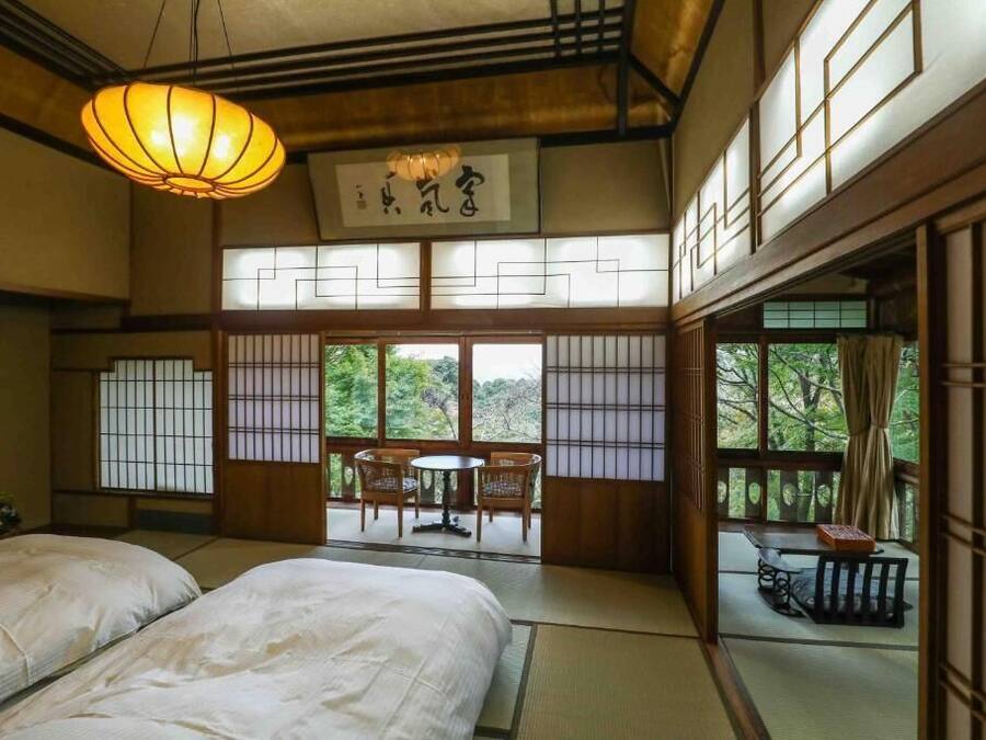 Kamar Twin bergaya Jepang | Didekorasi berbeda-beda dan dilengkapi dengan perabotan berbeda-beda