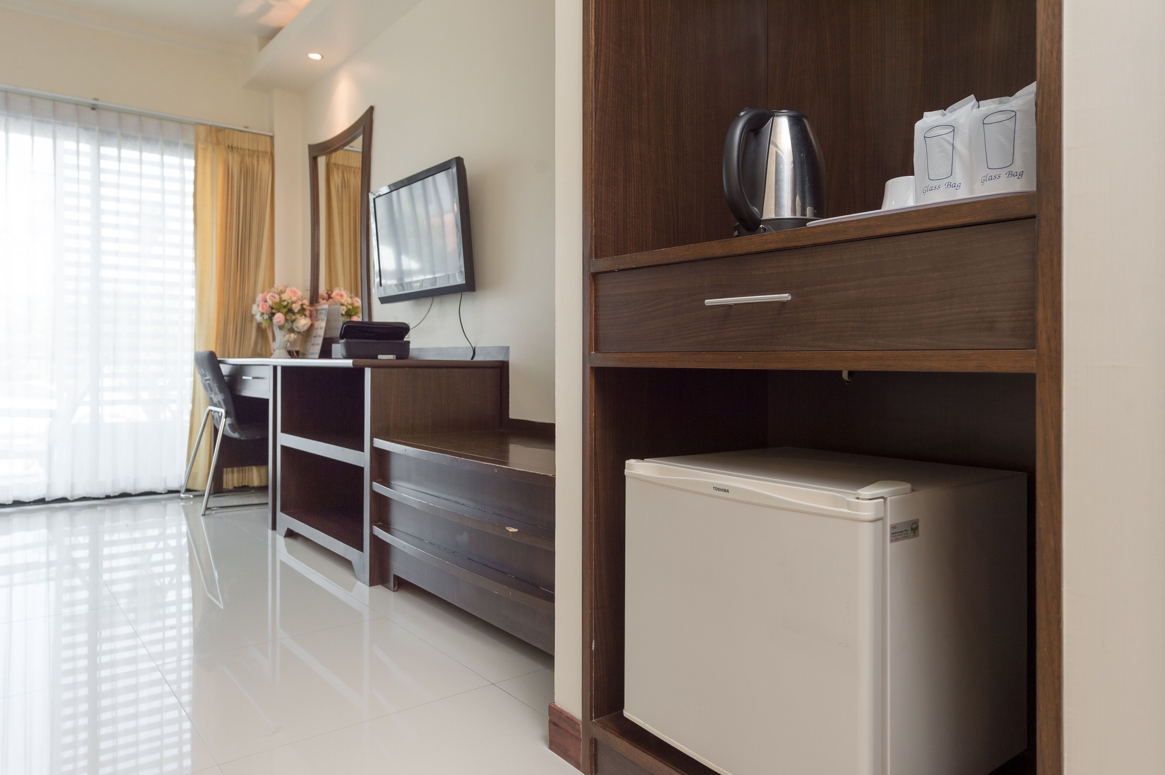 in-room safe, desk, laptop workspace, rollaway beds