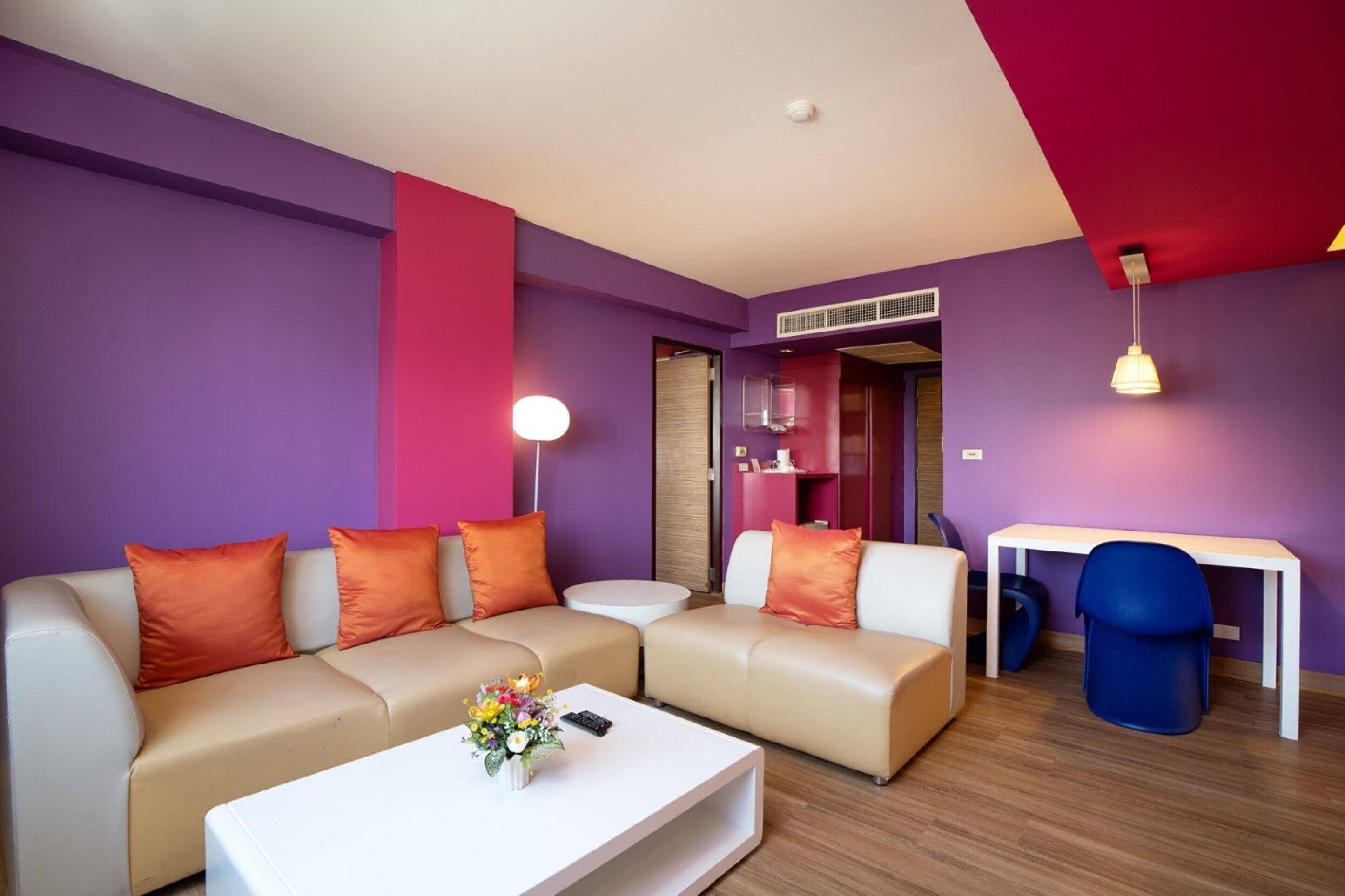 Phòng Suite | Khu phòng khách | TV 