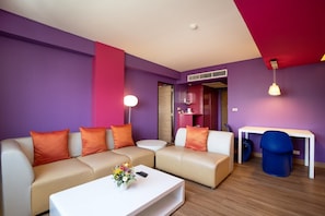 Suite | Ćrea de sala de estar | Televisión