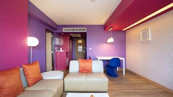 Suite | Living area | TV
