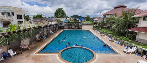 Outdoor pool, pool loungers