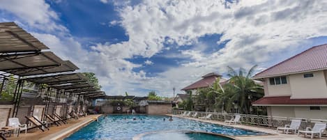 Outdoor pool, sun loungers