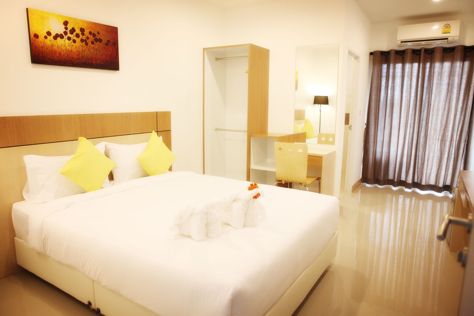 superior double room | minibar, desk, blackout curtains, rollaway beds