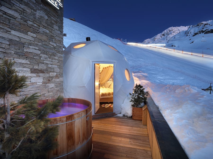 Premium bedding, in-room safe, blackout drapes, soundproofing