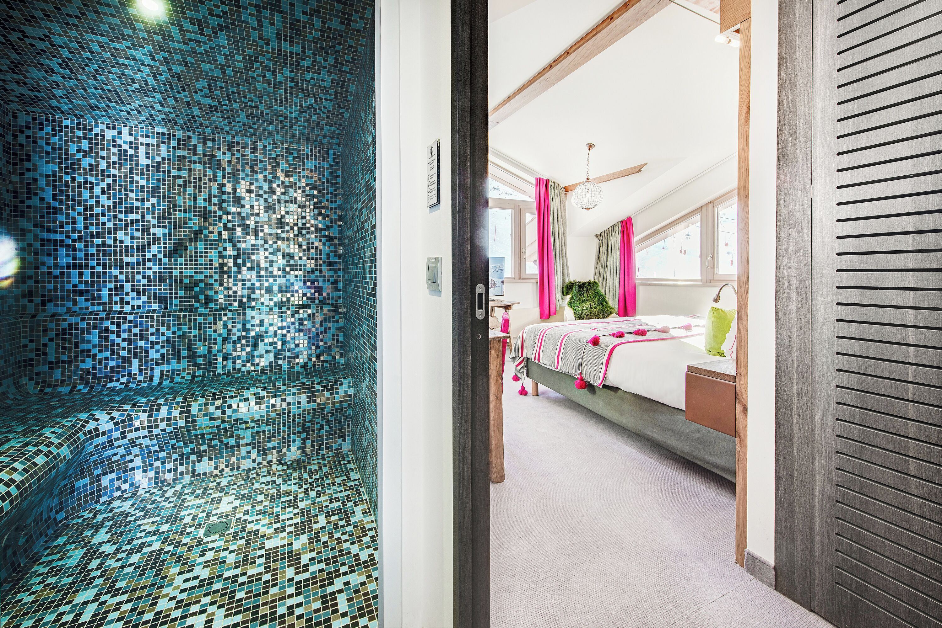 suite (prestige xxl) | bathroom | rainfall showerhead, designer toiletries, hair dryer, bathrobes