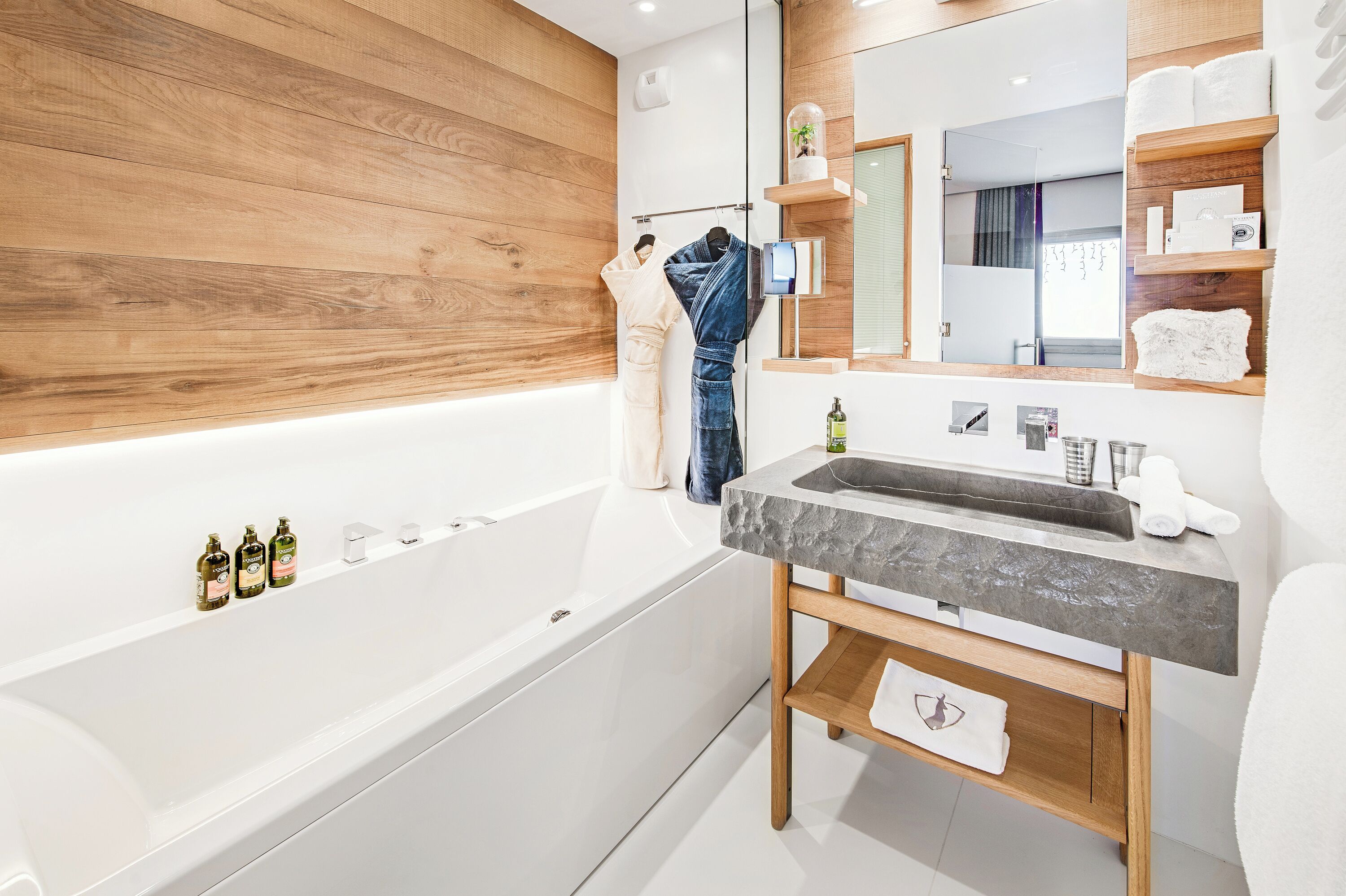 cosy home 3 bedrooms chalet | bathroom | rainfall showerhead, designer toiletries, hair dryer, bathrobes