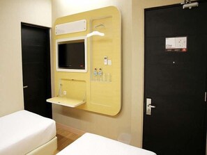 Standard Double or Twin Room With Simple Breakfast, Non Smoking | Room amenity