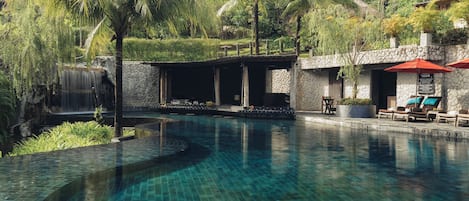 Kolam renang outdoor