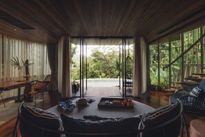 树屋, 私人游泳池 | 客厅 | 智能电视、iPod 基座