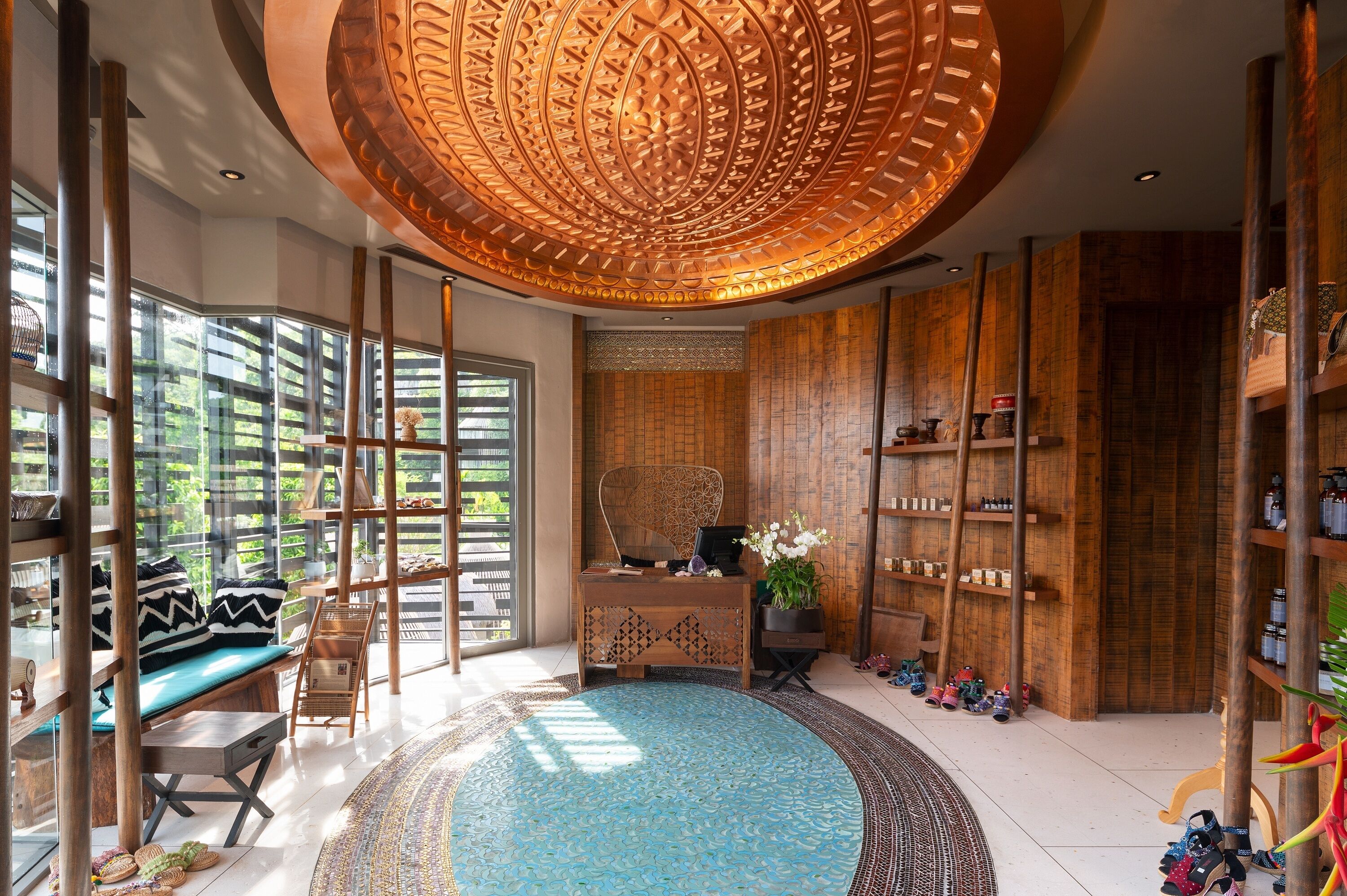 Sauna, steam room, body treatments, aromatherapy, Thai massages