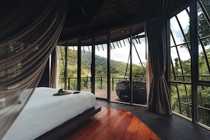 Casa de árbol, alberca privada | Ropa de cama de alta calidad y minibar