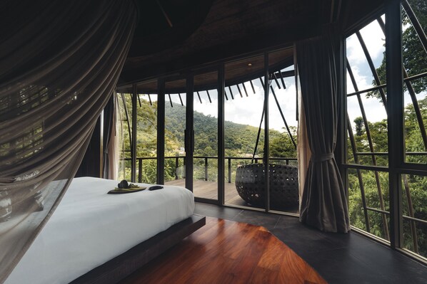 Casa en un árbol, piscina privada | 1 dormitorio, ropa de cama de alta calidad, minibar y caja fuerte