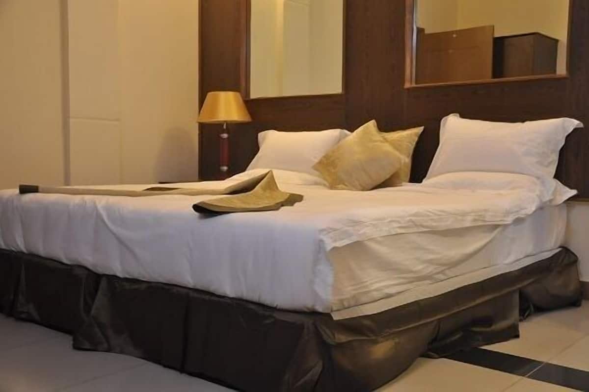 desk, soundproofing, iron/ironing board, free wired internet