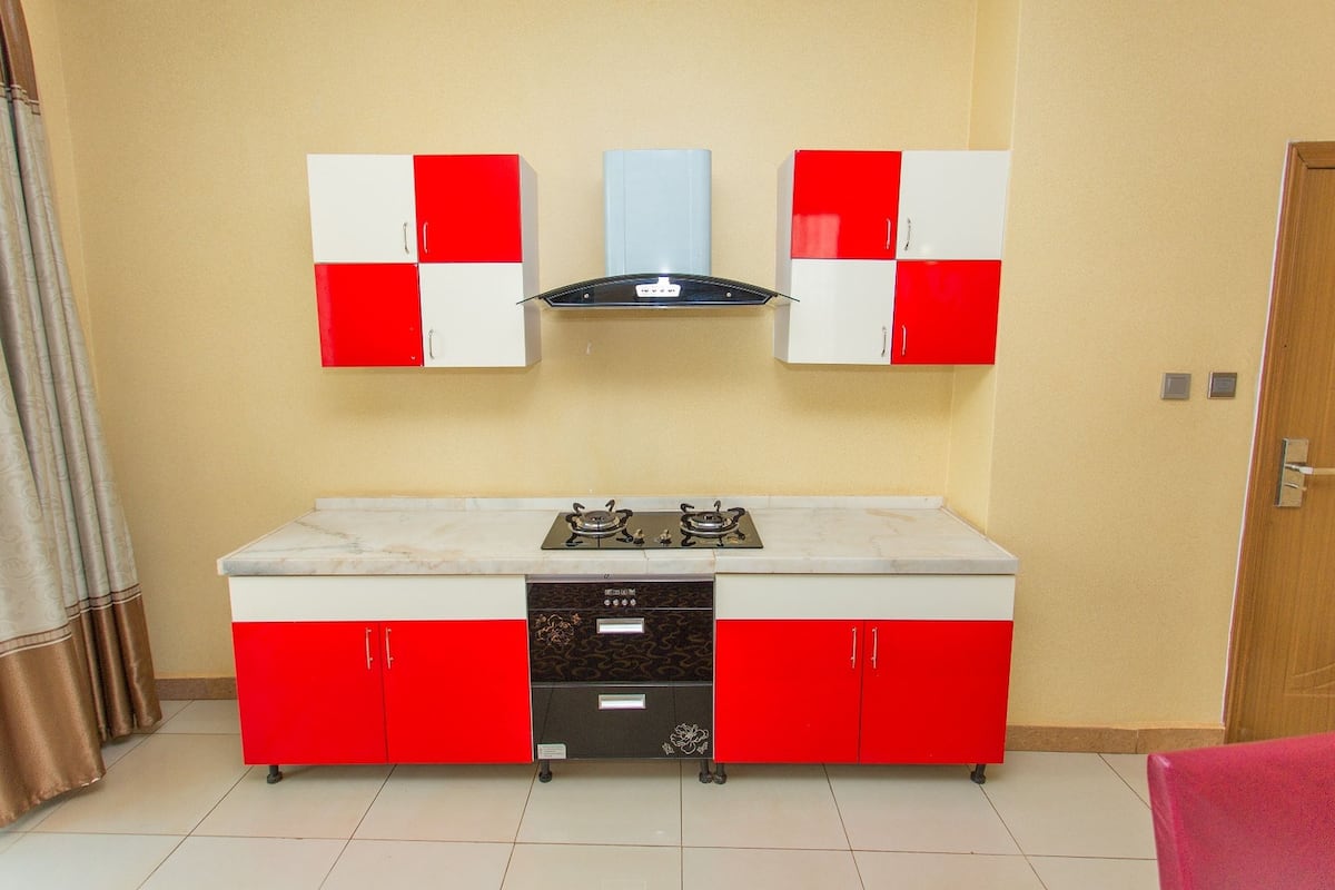 fridge, electric kettle