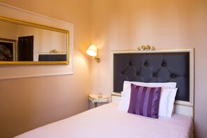 Double Room (piccola in Villa) | Frette Italian sheets, premium bedding, down duvets, Select Comfort beds - Art Hotel Villa Agape (Florence)