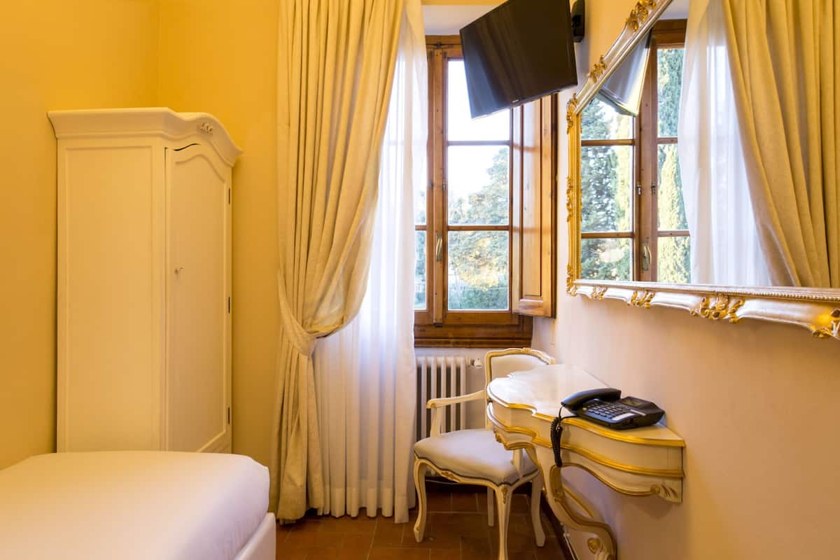 Quarto solteiro standard | Lençóis italianos Frette, roupas de cama premium, edredons de pluma