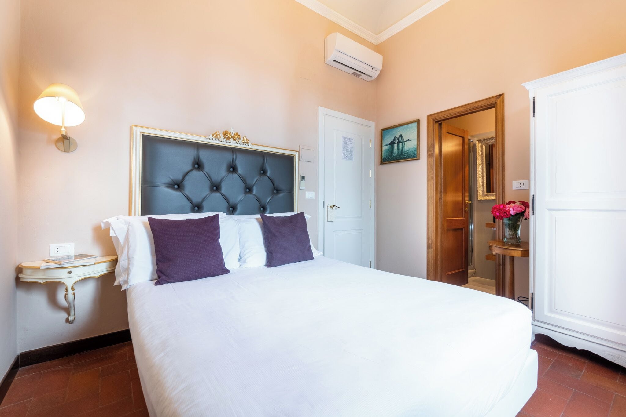 Quarto casal (piccola in Villa) | Lençóis italianos Frette, roupas de cama premium, edredons de pluma