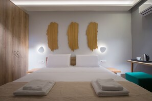 In-room safe, iron/ironing board, free WiFi, bed sheets - City Green Hotel (Hersonissos)